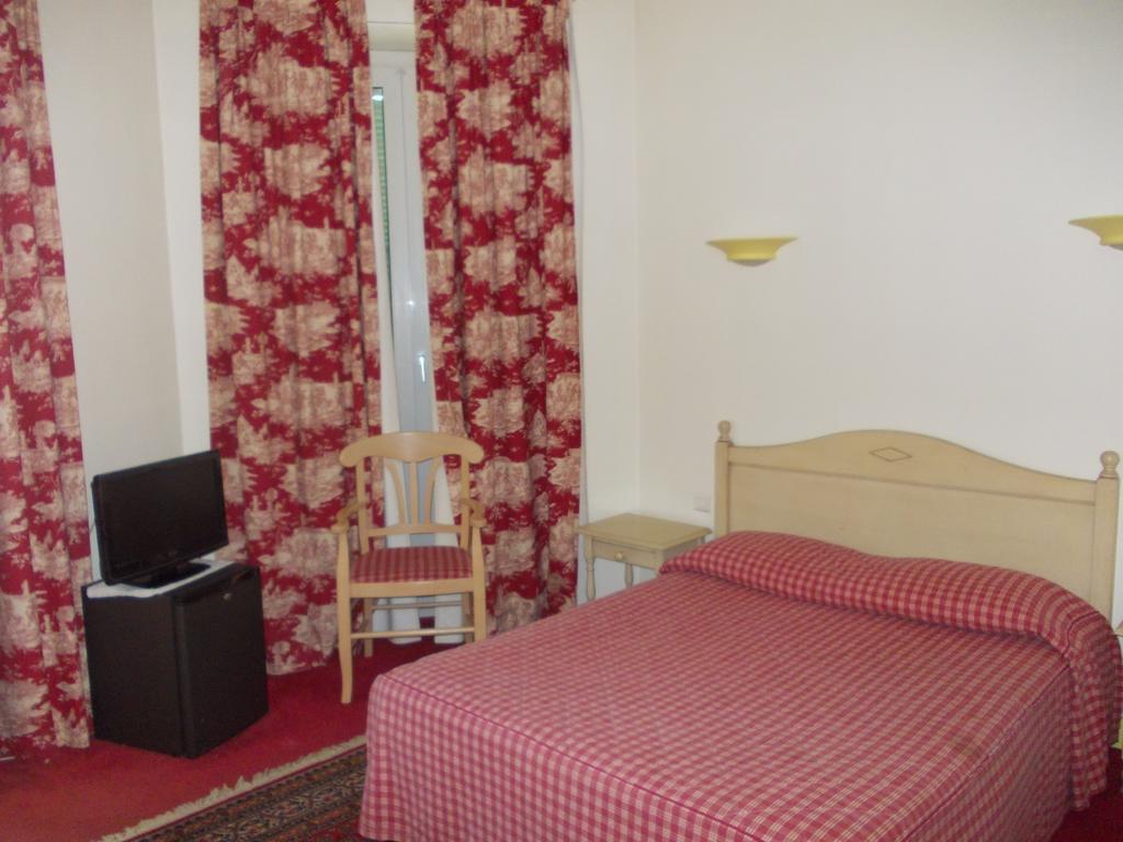 Hotel Marcellin Beaulieu-sur-Mer Zimmer foto